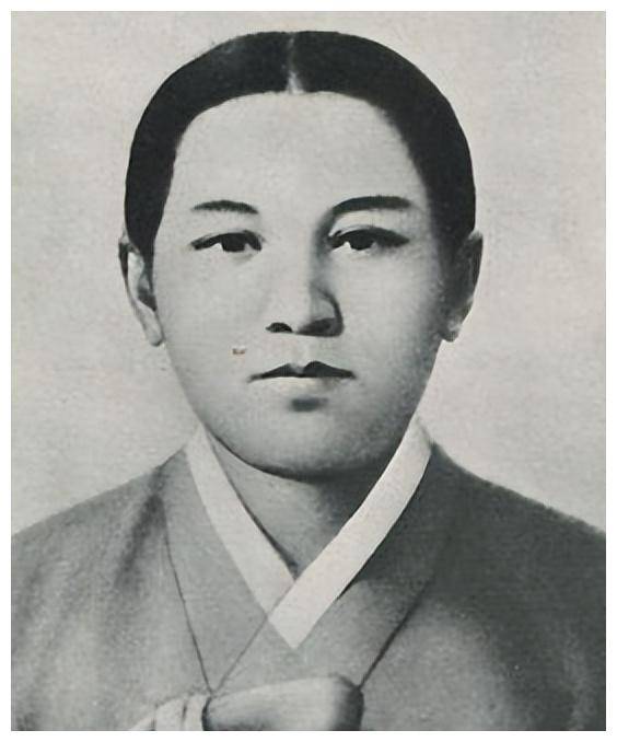 1985年金日成接见吉林兄妹，赠一皮箱人民币：以后我就是你们父亲