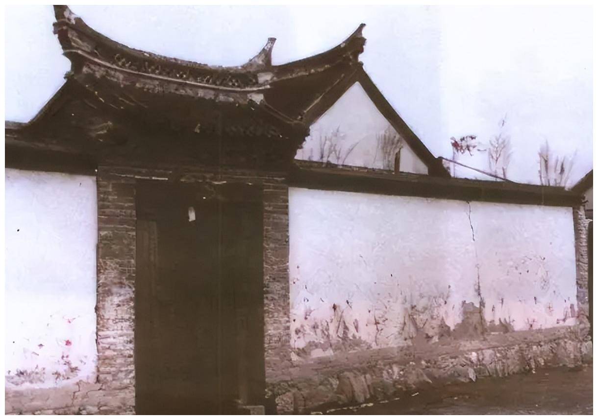 1985年金日成接见吉林兄妹，赠一皮箱人民币：以后我就是你们父亲
