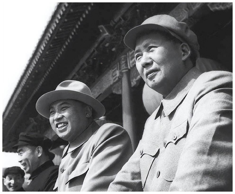 1985年金日成接见吉林兄妹，赠一皮箱人民币：以后我就是你们父亲