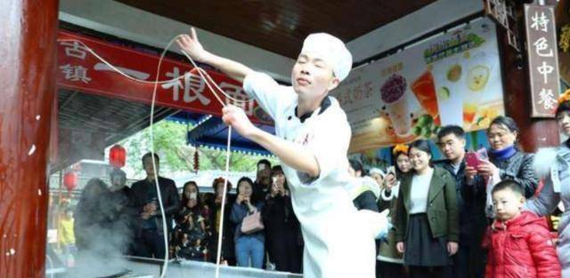 拉面哥田波一夜爆红，之后炒老板、娶女粉丝，如今过得怎样了？