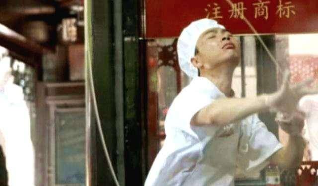 拉面哥田波一夜爆红，之后炒老板、娶女粉丝，如今过得怎样了？