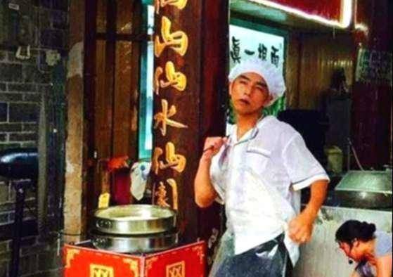 拉面哥田波一夜爆红，之后炒老板、娶女粉丝，如今过得怎样了？