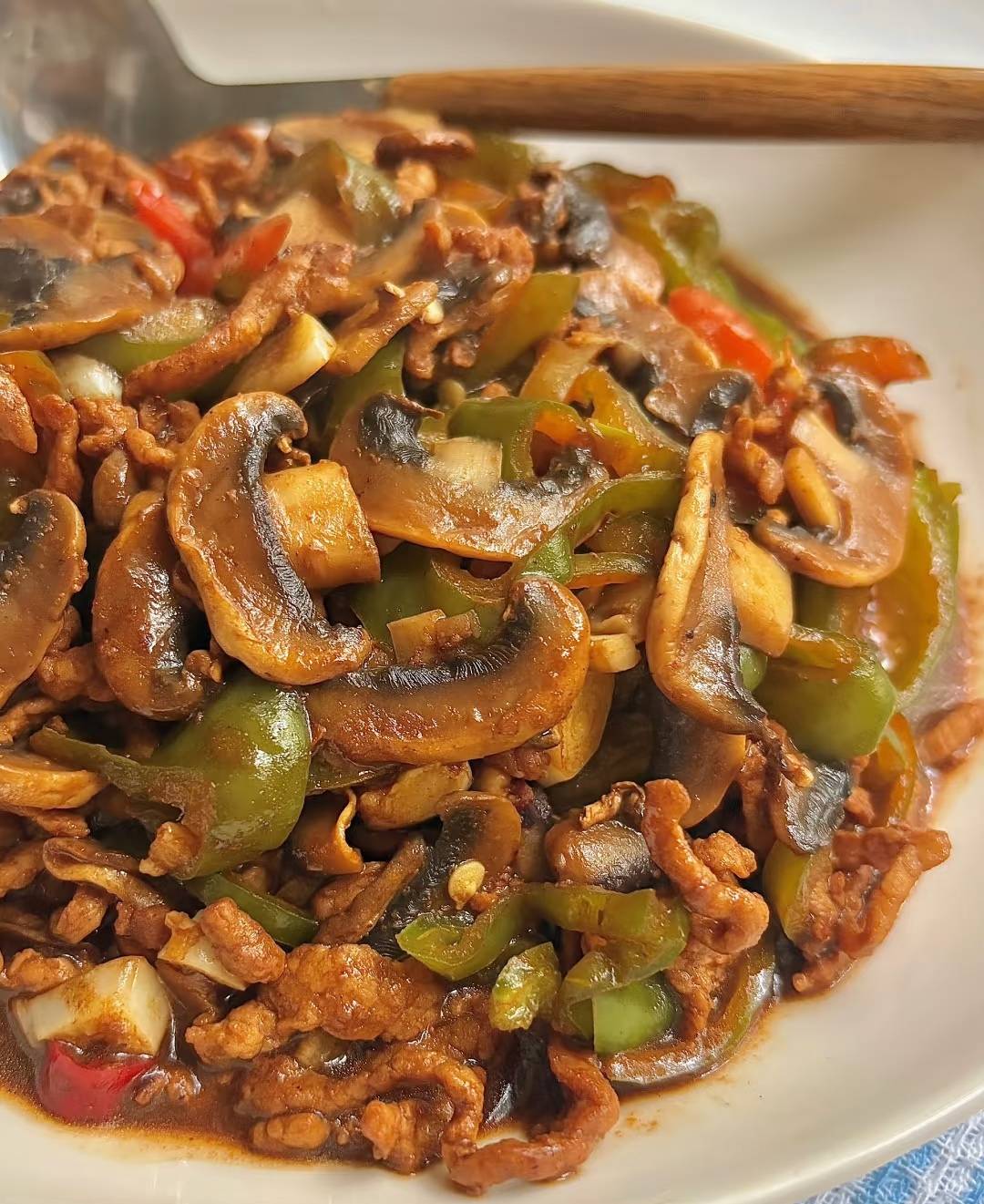 厨房小白也能零失败的口蘑炒肉