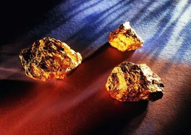 贵金属的特点(贵金属的特点是密度大,熔点高,且化学性质活泼)