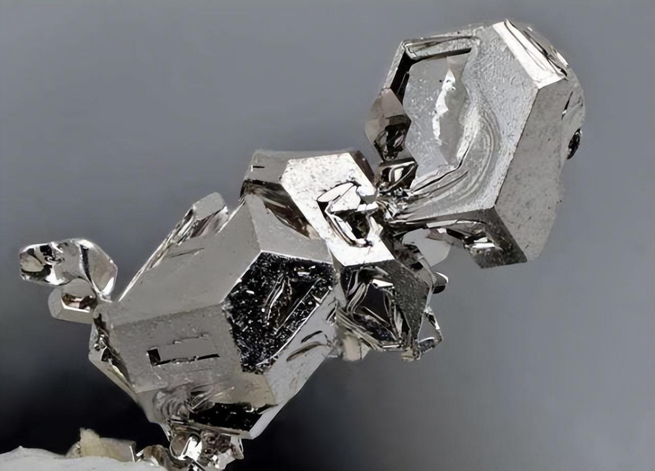 世界贵金属(世界贵金属现状分析课件)